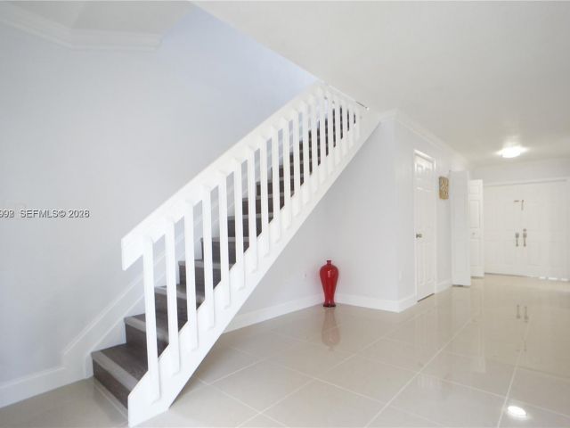 Дом в аренду по адресу 610 NW 108th Ter . - фото 7430623