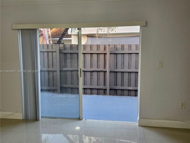 Дом в аренду по адресу 610 NW 108th Ter . - фото 7430625