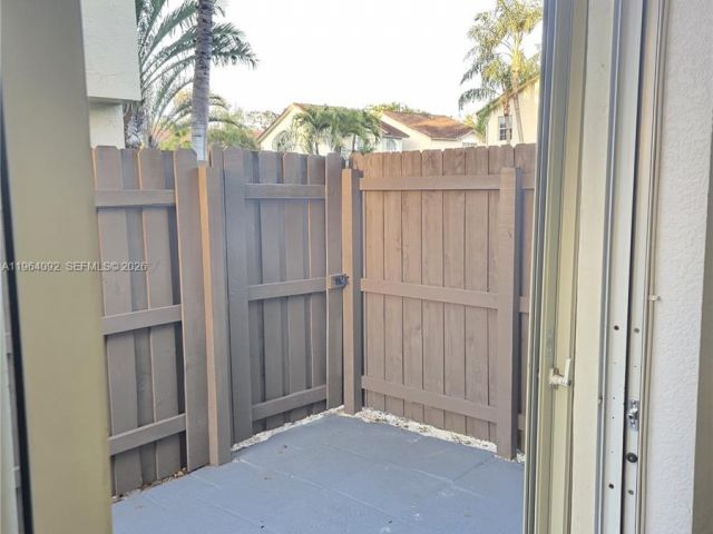 Дом в аренду по адресу 610 NW 108th Ter . - фото 7430627