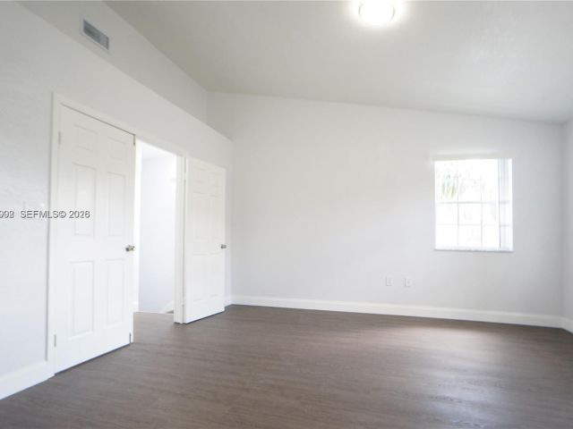 Дом в аренду по адресу 610 NW 108th Ter . - фото 7430633