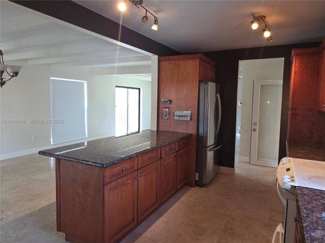 Продажа дома по адресу 13505 SW 104th Ter - фото 7463846