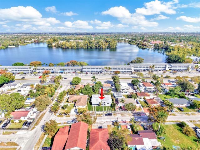 Дом в аренду по адресу 1393 NW 102nd St 1393 - фото 7515063
