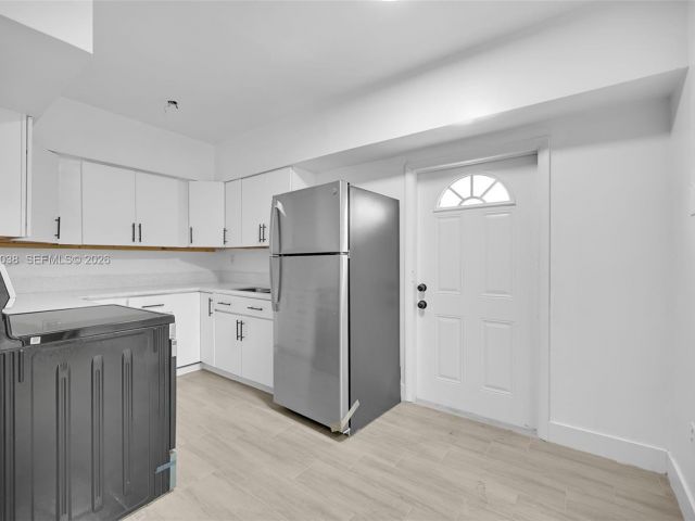 Дом в аренду по адресу 1393 NW 102nd St 1393 - фото 7515064