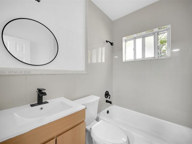 Дом в аренду по адресу 1393 NW 102nd St 1393 - фото 7515066