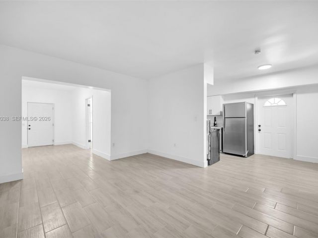 Дом в аренду по адресу 1393 NW 102nd St 1393 - фото 7515076