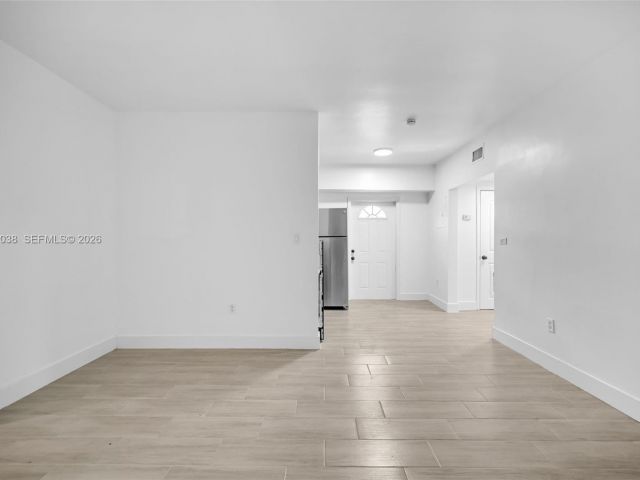 Дом в аренду по адресу 1393 NW 102nd St 1393 - фото 7515082