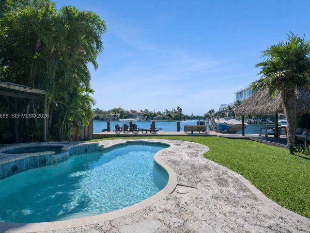 Продажа дома по адресу 744 Lakeview Dr - фото 7468953