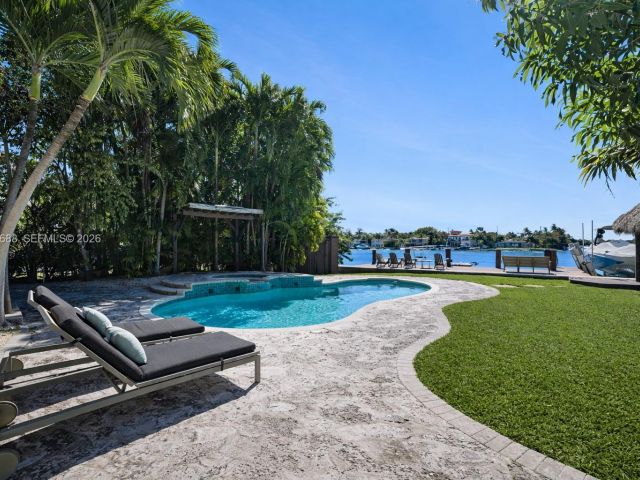 Продажа дома по адресу 744 Lakeview Dr - фото 7468954