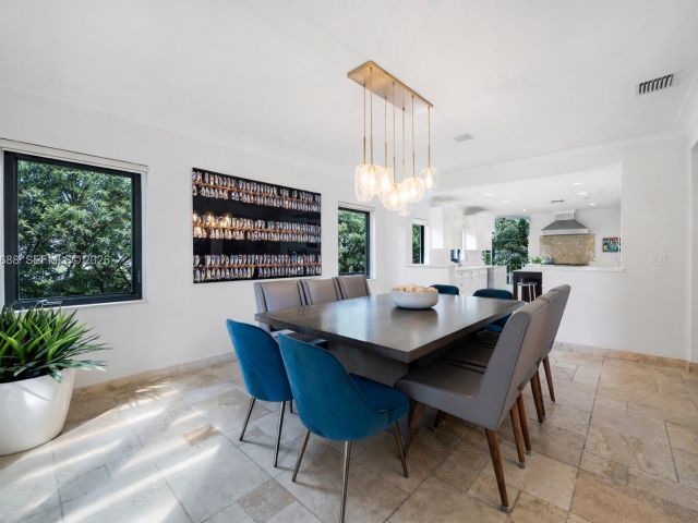 Продажа дома по адресу 744 Lakeview Dr - фото 7468955