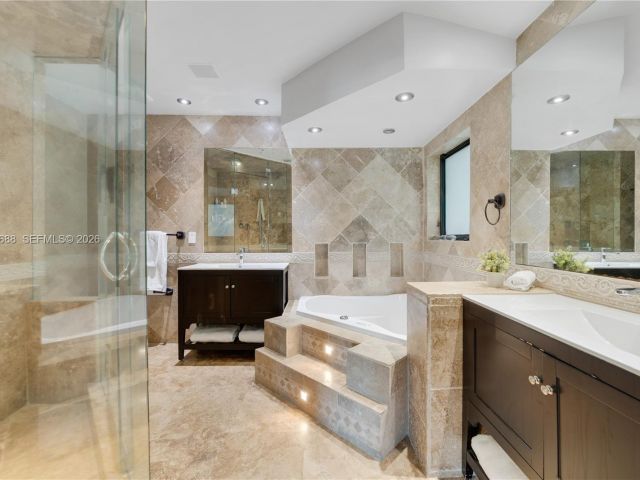 Продажа дома по адресу 744 Lakeview Dr - фото 7468970