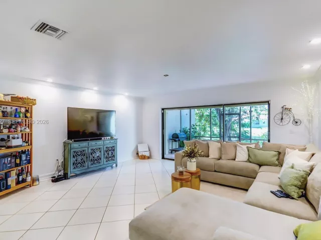 Продажа дома по адресу 3831 Estepona Ave 11-D-2 - фото 7421419