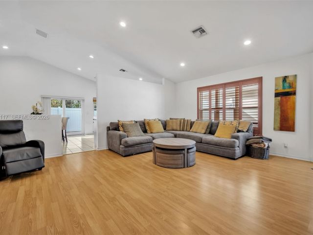 Продажа дома по адресу 10337 Coventry Ct - фото 7434274