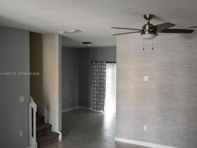 Дом в аренду по адресу 3392 SE 1st St - фото 7515895