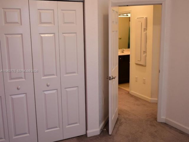 Дом в аренду по адресу 3392 SE 1st St - фото 7515898