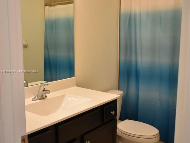 Дом в аренду по адресу 3392 SE 1st St - фото 7515901