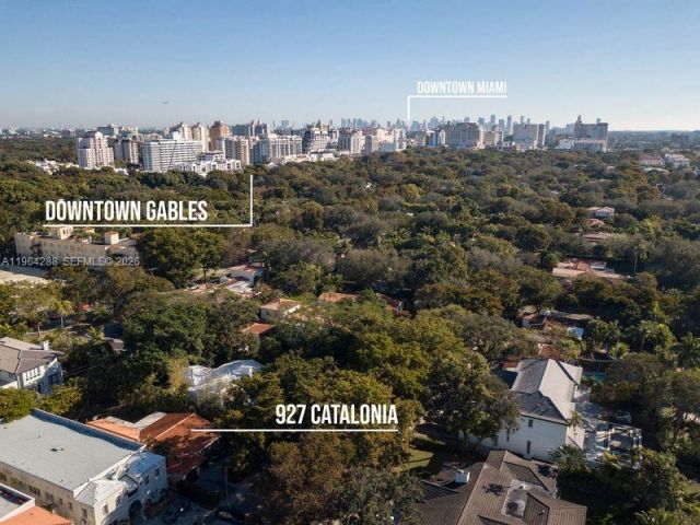 Продажа дома по адресу 927 Catalonia Ave - фото 7442900