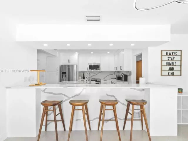 Продажа дома по адресу 1144 Adams St - фото 7422189