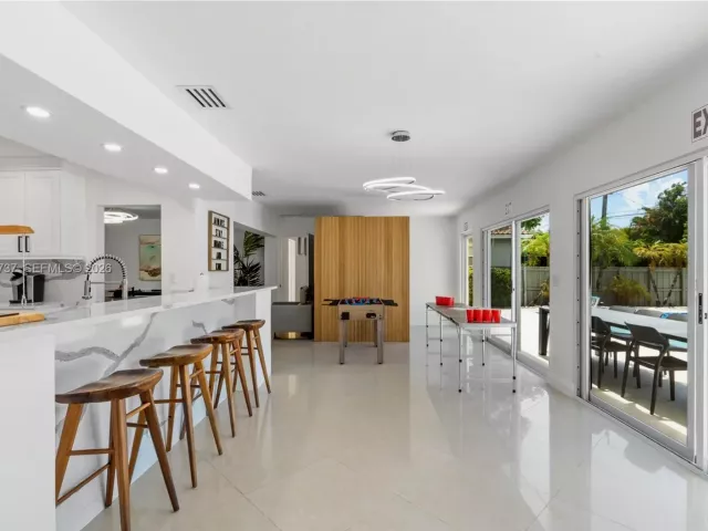 Продажа дома по адресу 1144 Adams St - фото 7422190