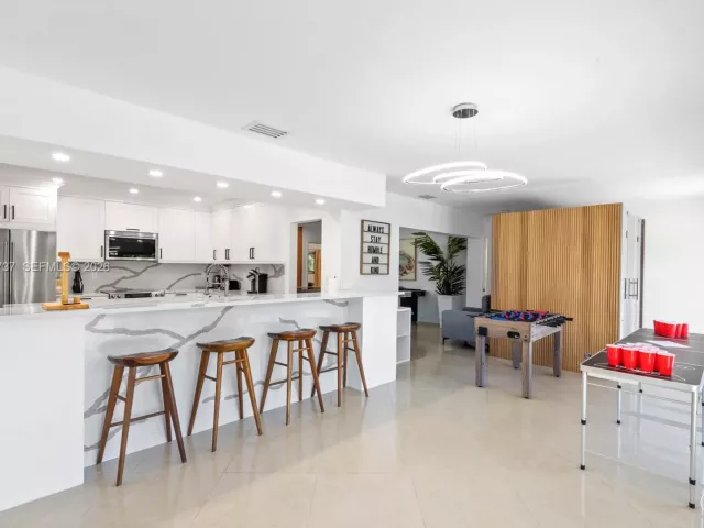 Продажа дома по адресу 1144 Adams St - фото 7422191