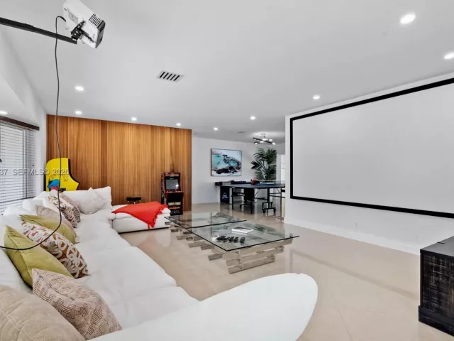 Продажа дома по адресу 1144 Adams St - фото 7422194