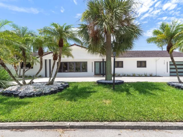 Продажа дома по адресу 1144 Adams St - фото 7422196