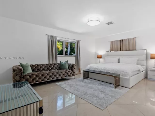 Продажа дома по адресу 1144 Adams St - фото 7422180