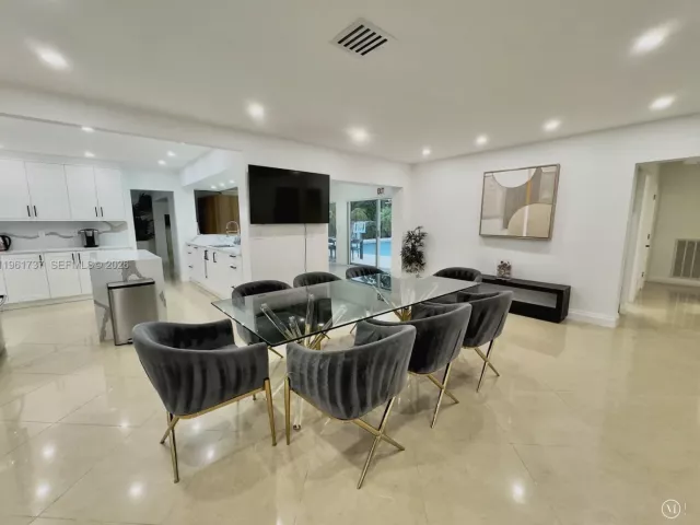 Продажа дома по адресу 1144 Adams St - фото 7422181