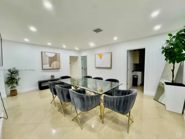 Продажа дома по адресу 1144 Adams St - фото 7422184