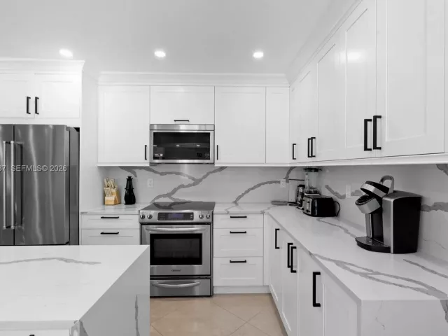 Продажа дома по адресу 1144 Adams St - фото 7422185