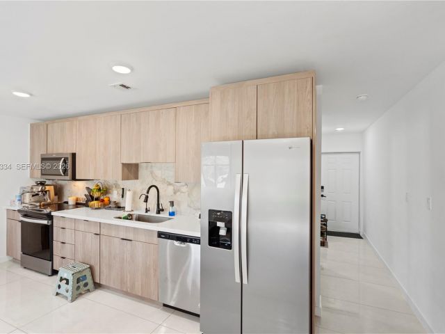 Дом в аренду по адресу 14595 SW 261st St 14595 - фото 7421910