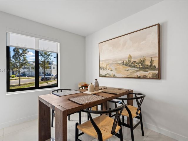 Дом в аренду по адресу 14595 SW 261st St 14595 - фото 7421911