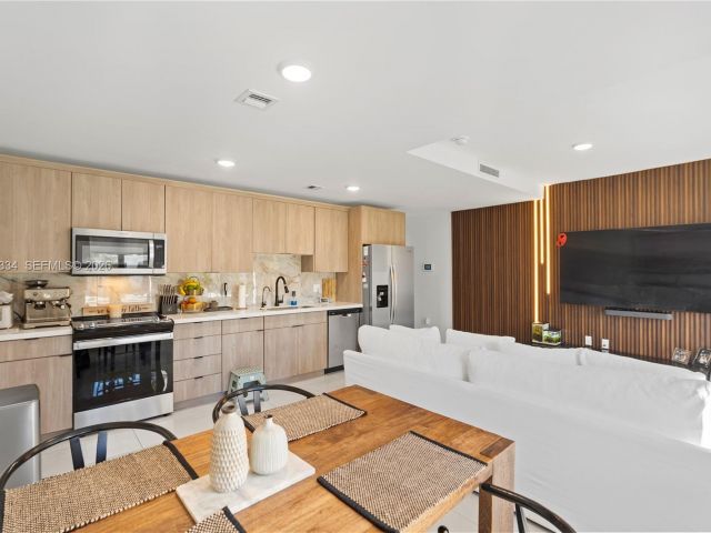 Дом в аренду по адресу 14595 SW 261st St 14595 - фото 7421914