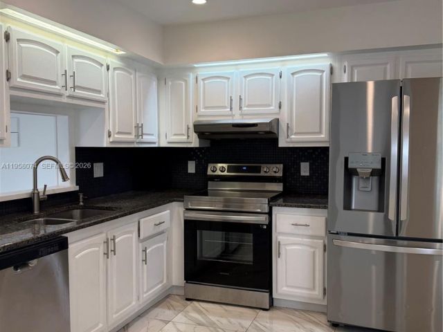 Дом в аренду по адресу 19253 Carolina Cir - фото 7421822