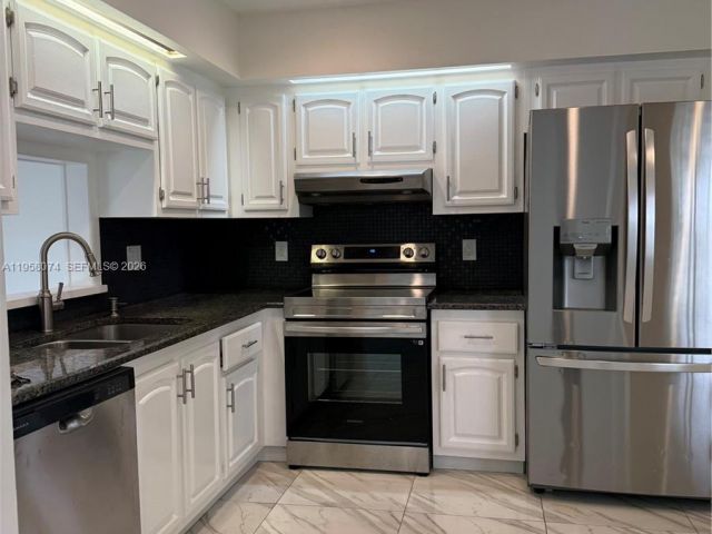 Дом в аренду по адресу 19253 Carolina Cir - фото 7421823