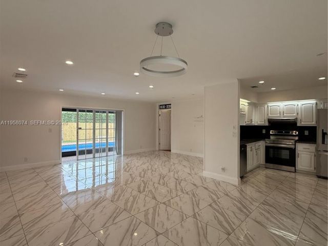 Дом в аренду по адресу 19253 Carolina Cir - фото 7421826