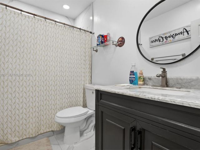 Продажа дома по адресу 1110 NE 204th Ter - фото 7445556