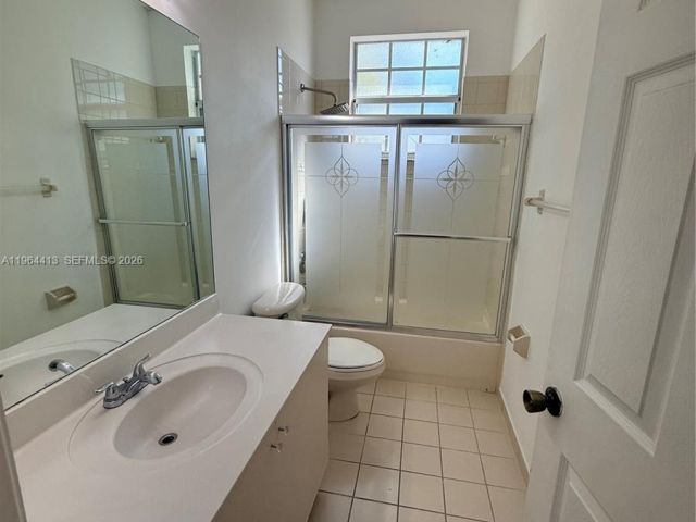 Дом в аренду по адресу 2117 NE 7th St 2117 - фото 7457158