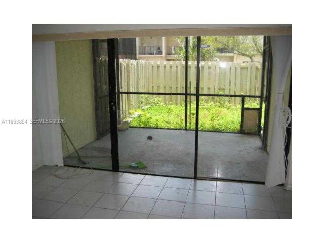 Дом в аренду по адресу 6512 KENDALE LAKES DR 903 - фото 7517220