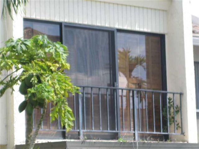 Дом в аренду по адресу 6512 KENDALE LAKES DR 903 - фото 7517221