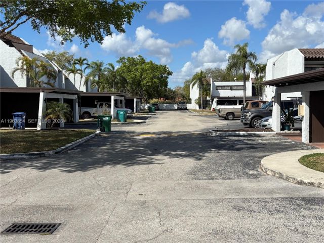 Дом в аренду по адресу 6512 KENDALE LAKES DR 903 - фото 7517230