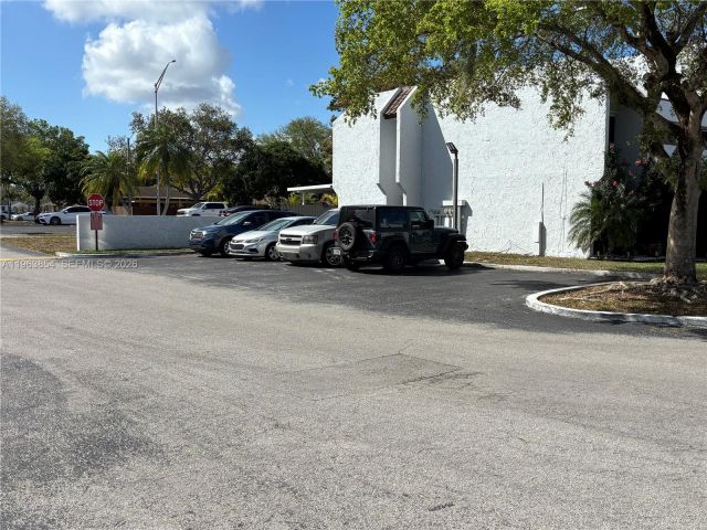 Дом в аренду по адресу 6512 KENDALE LAKES DR 903 - фото 7517231