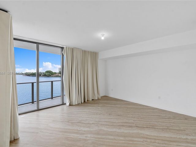 Продажа дома по адресу 1135 103rd St #401 - фото 7425925