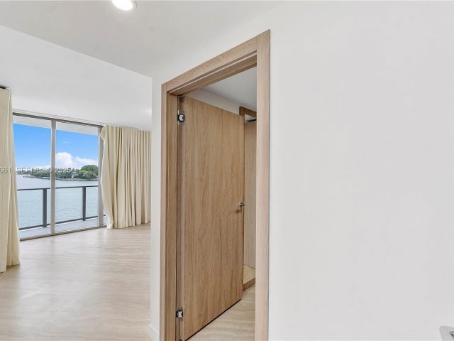 Продажа дома по адресу 1135 103rd St #401 - фото 7425927