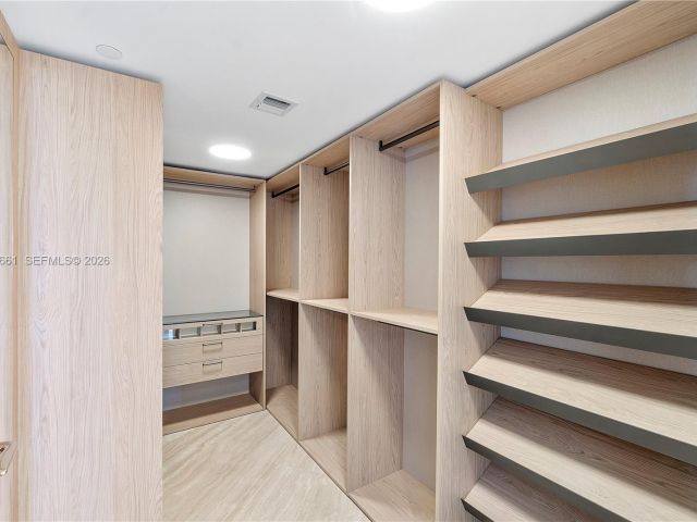 Продажа дома по адресу 1135 103rd St #401 - фото 7425928