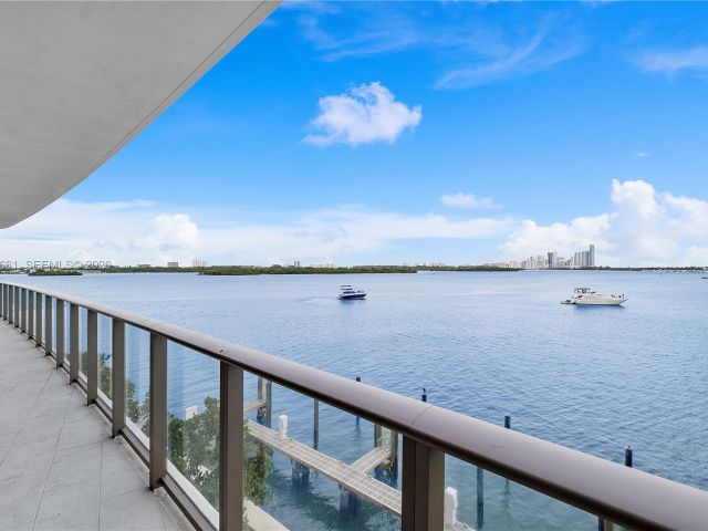 Продажа дома по адресу 1135 103rd St #401 - фото 7425938