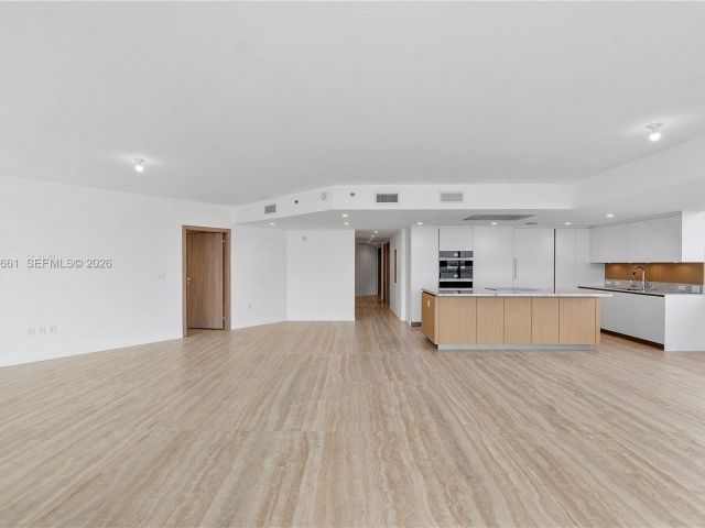 Продажа дома по адресу 1135 103rd St #401 - фото 7425939