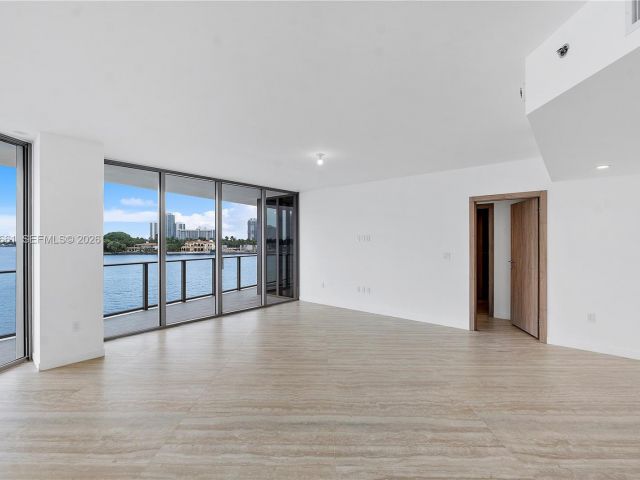 Продажа дома по адресу 1135 103rd St #401 - фото 7425942