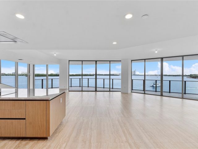 Продажа дома по адресу 1135 103rd St #401 - фото 7425943