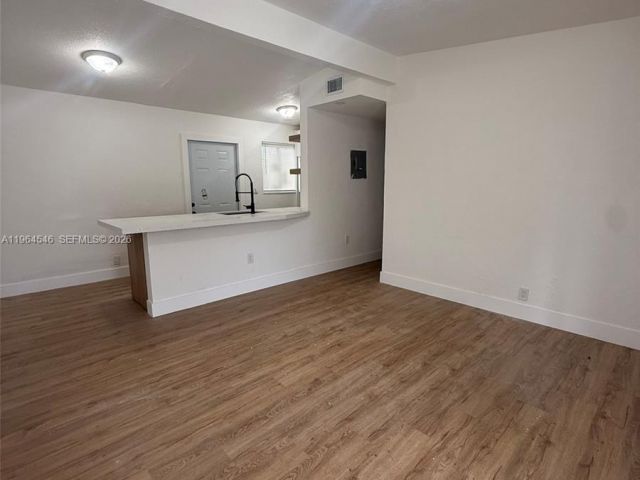 Дом в аренду по адресу 2169 NW 80th St 2169 - фото 7517107