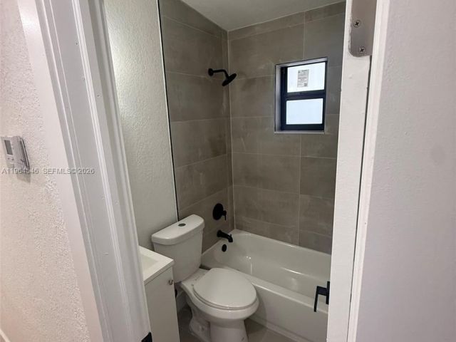 Дом в аренду по адресу 2169 NW 80th St 2169 - фото 7517112